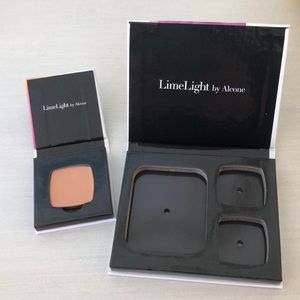 New Limelight Concealer #3 Medium and Case